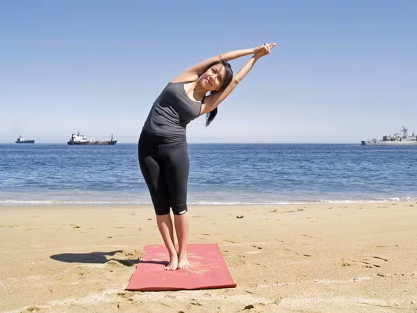 Yoga là một cách tuyệt vời để giảm đau đầu bởi nó giúp thư giãn cơ thể và giải phóng tâm trí của bạn.