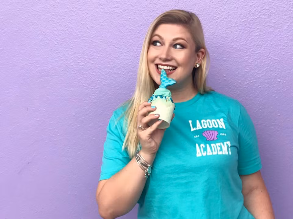 Món bánh kem đuôi nàng tiên cá này có giá 5,99 USD/chiếc (tương đương hơn 120.000 đồng).