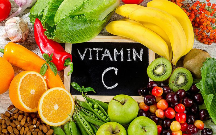 Tăng Vitamin C trong chế độ ăn uống: Các nhà nghiên cứu tại Đại học John Hopkins nhận thấy rằng uống 500 mg vitamin C bổ sung hàng ngày trong 2 tháng làm giảm đáng kể mức acid uric trong cơ thể. Vitamin C đặc biệt tốt cho sức khỏe mà không gây ra bất kỳ tác dụng phụ nào.