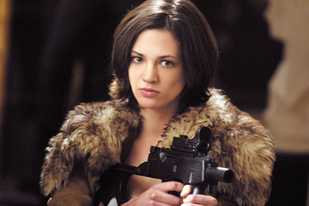 Asia Argento trong phim hành động XXX, đóng cặp với Vin Diesel. Ảnh: Columbia Pictures.
