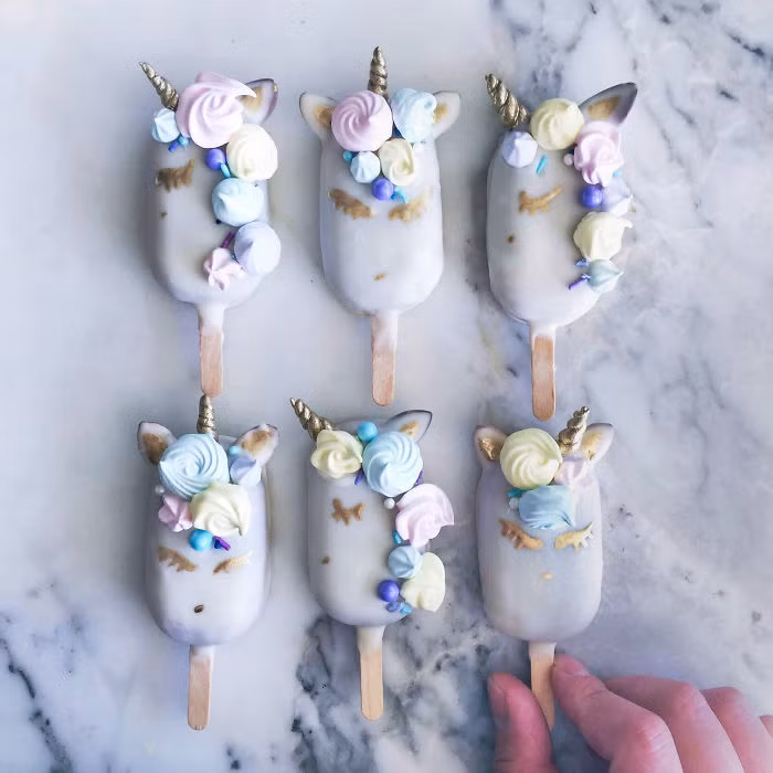 Sau quá trình tự học hỏi, tìm hiểu không ngừng, những chiếc bánh của Raymond tiến bộ từng ngày cả về hình thức lẫn hương vị.