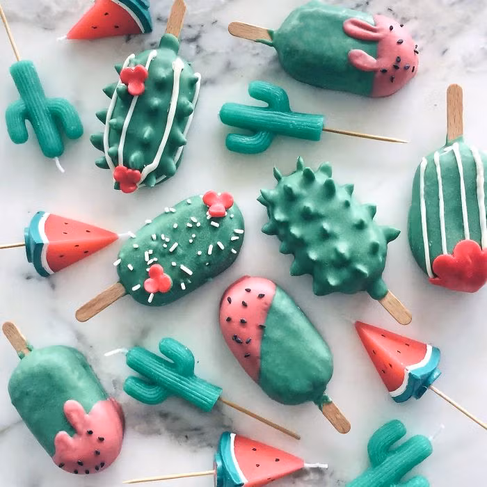 Raymond thấy cake pop thông thường thật nhàm chán. Vì thế, anh đã sáng tạo rất nhiều kiểu dáng độc đáo.