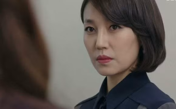 Mẹ chồng gọi con dâu cũ đến nhà trêu tức, nàng dâu mới đáp trả sâu cay Me chong goi con dau cu den nha treu tuc, nang dau moi dap tra sau cay