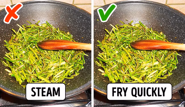 Măng tây: Nếu bạn chiên măng tây trong 5-7 phút, bạn sẽ giữ được nhiều vitamin và chất chống oxy hóa hơn là ăn hấp.
