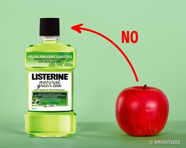 Đánh răng ít hơn: Thói quen đánh răng quá thường xuyên và sử dụng nước súc miệng có thể gây hại cho men răng. Điều này đặc biệt đúng nếu bạn muốn đánh răng ngay sau bữa ăn vì nhiều sản phẩm làm cho men mềm hơn, khiến răng dễ bị tổn thương hơn.