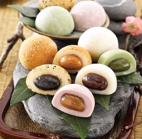 Trong dịp năm mới 2018, hai người Nhật Bản đã chết và nhiều người còn đang trong tình trạng nguy kịch sau khi bị nghẹn bánh mochi.