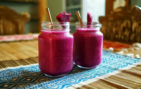 Sinh tố thanh long có màu sắc đẹp mắt. Ảnh: Internet.