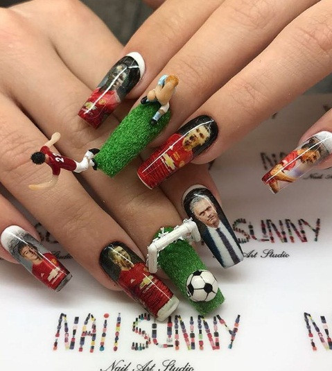 Các fan bóng đá chắc chắn sẽ thích mẫu nail này.