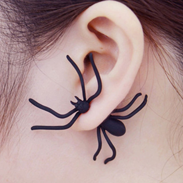Bông tai hình nhện.