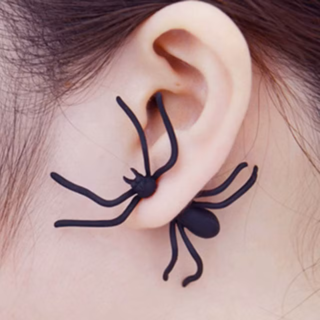 Bông tai hình nhện.