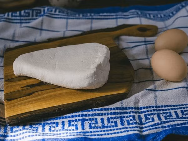 Phô mai Cottage cũng là một trong những đồ ăn đêm giảm cân hữu hiệu nhờ giàu protein.