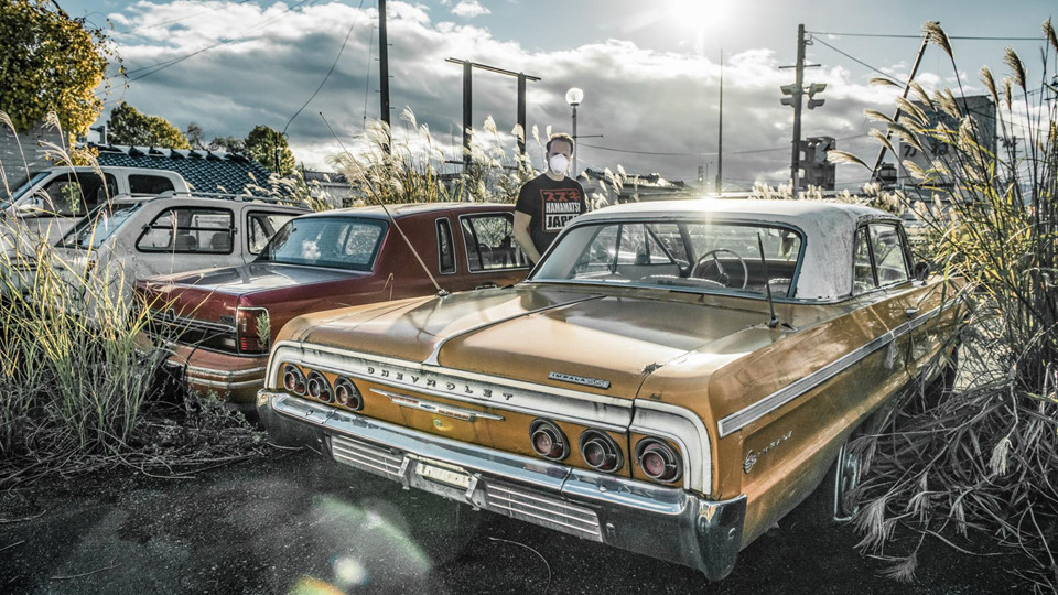 Tại trường học ở Tomioka, Geiger đo được mức 0,38 µSv/h (micro Sieverts mỗi giờ, Sieverts là đơn vị đo lượng hấp thụ bức xạ ion hóa có tác dụng gây tổn hại), một con số thấp hơn nhiều so những gì nhiều người tưởng tượng. Để so sánh, mức này ở Tokyo là 0,04 µSv/h.