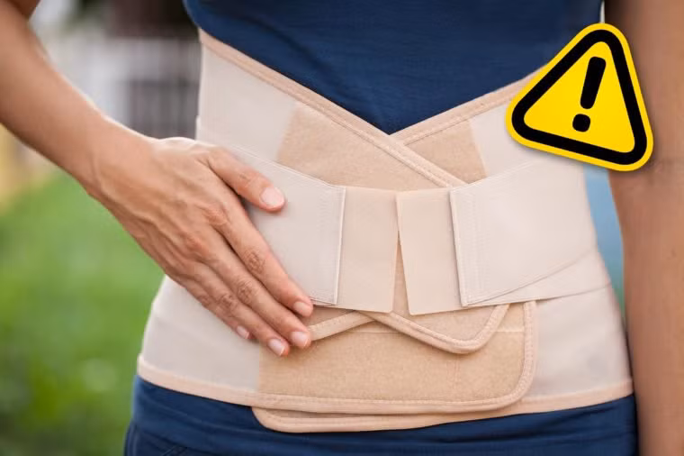 Đeo nịt bụng giống như corset là xu hướng làm đẹp hết sức nguy hiểm. Khi mặc nịt bụng bó quá chặt sẽ khiến cho các cơ quan nội tạng như gan, lá lách lâu ngày bị đè nén, phổi bị chèn, gây khó thở.