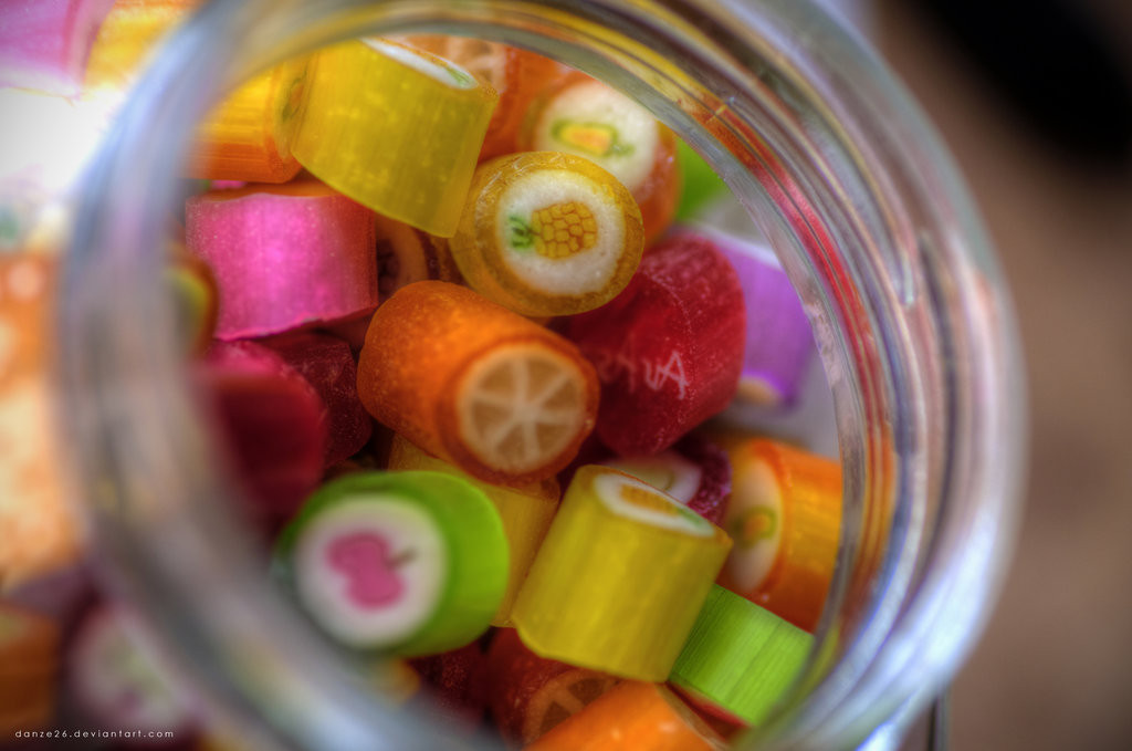 Hiện, cửa hàng Sticky Shop đã phân phối kẹo Rock Candy cho hơn 10 quốc gia với số lượng lớn.