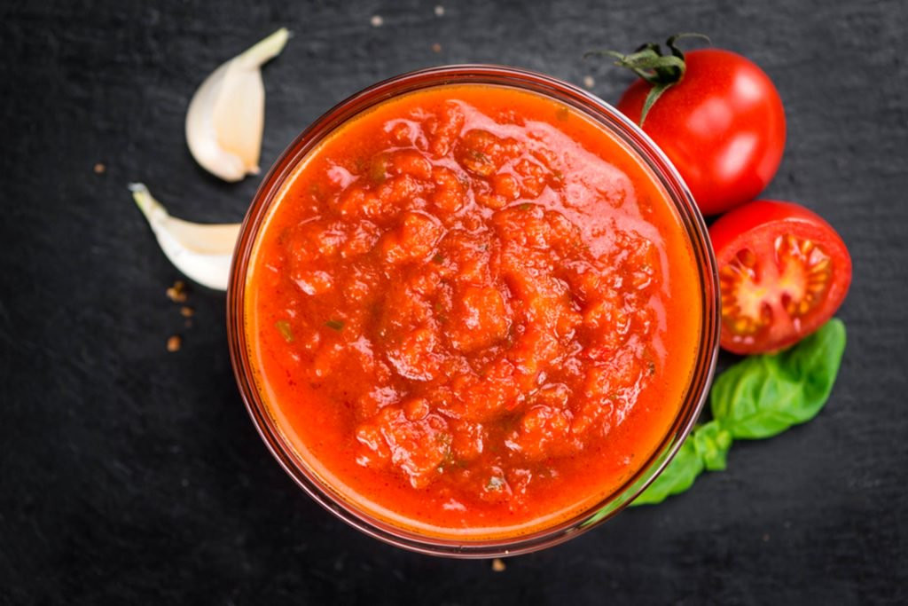 Nước sốt cà chua là một trong những siêu thực phẩm giúp ngừa ung thư tuyến tiền liệt cho quý ông.