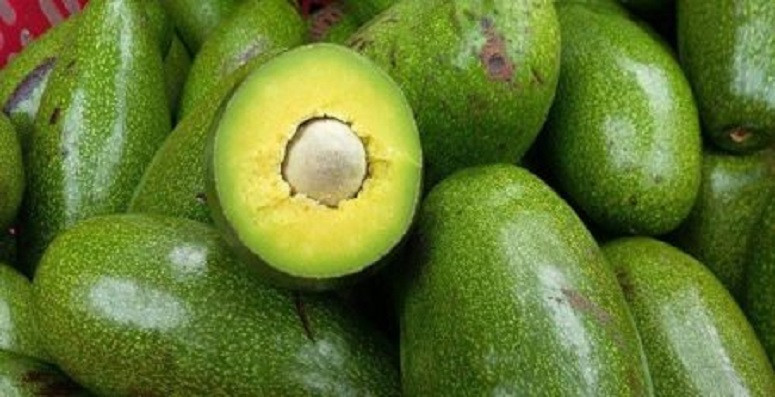 Quả bơ là một trong những loại thực phẩm tốt nhất cho người bị chuột rút vì nó chứa nhiều kali. Chúng cũng chứa chất béo có lợi cho tim.