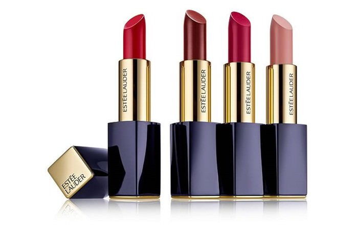 10. Estee Lauder Pure Color Envy Sculpting - giá: 35 USD. Thỏi son này được đánh giá là có tính dưỡng ẩm tốt, giúp đôi môi căng mọng.