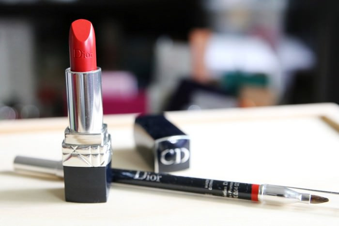 8. Christian Dior Rouge No. 999 - giá: 38 USD. Thỏi son này chứa nhiều vitamin giúp đôi môi của bạn luôn luôn trông khỏe mạnh, căng bóng.