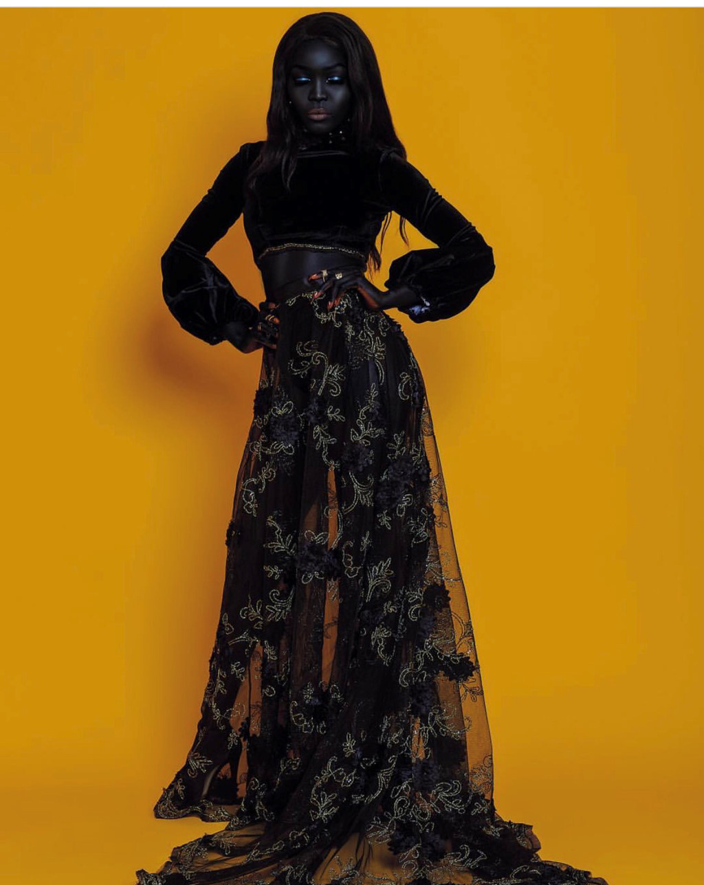 Chẳng hề tự ti vì là người da đen, cô nàng còn truyền cảm hứng cho rất nhiều người trong cộng đồng người da đen. Nyakim được mệnh danh “viên kim cương đen” của giới người mẫu.