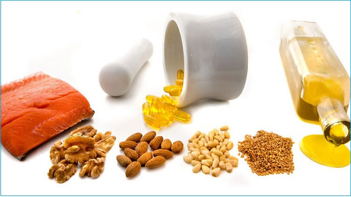 Axit béo omega 3 nuôi dưỡng tóc dày mượt. Hạnh nhân, quả óc chó và cá thực sự giàu axit béo omega 3.