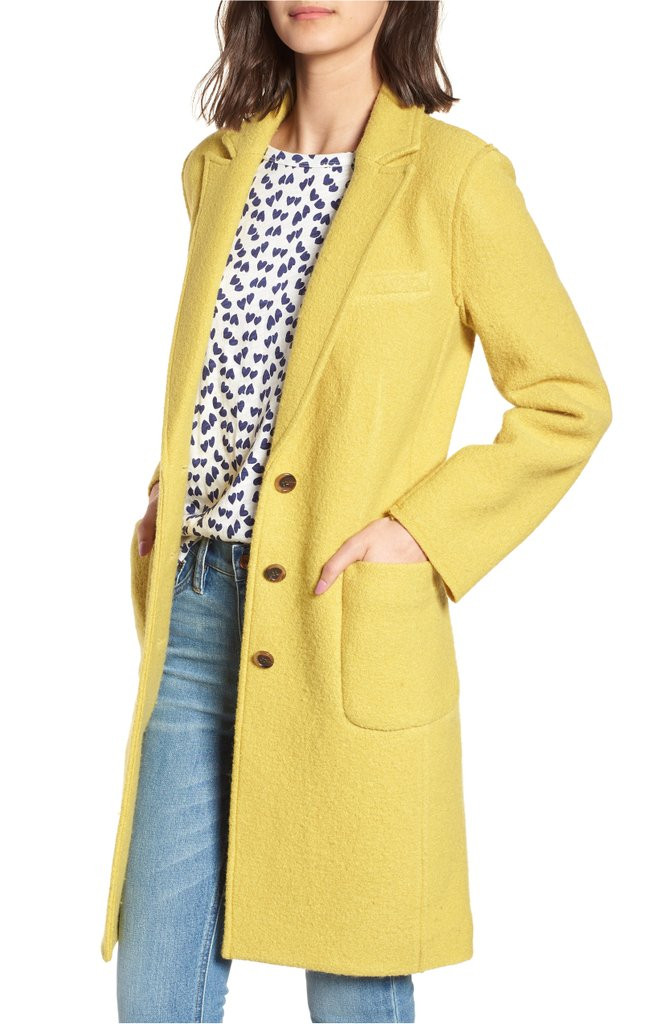 Áo dạ dáng dài là một trong những mẫu áo khoác sành điệu không thể thiếu trong mùa thu này.