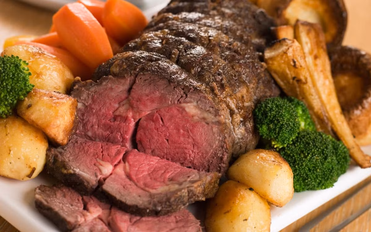 Một nghiên cứu ở ĐH Harvard (Mỹ) đã cho thấy mối liên quan giữa việc ăn thịt đỏ nhiều và tuổi thọ ngắn.