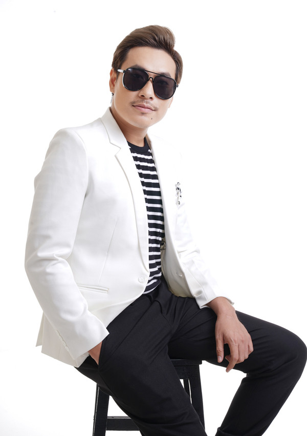 Kiều Minh Tuấn được đề cử trong hạng mục Nam diễn viên phong cách nhất của năm tại ELLE Style Awards 2017.