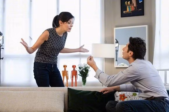 Chung kien hanh dong cua co ta luc thanh toan tien khien toi thay minh that may man khi khong lay lam vo