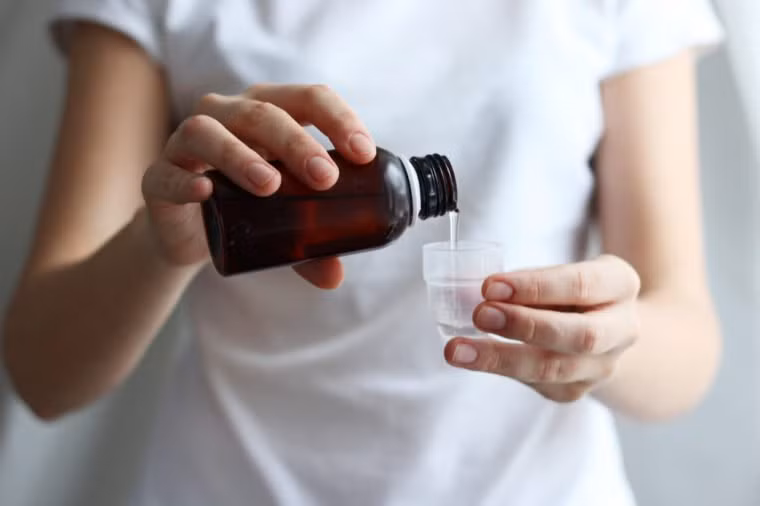 Bạn có thể bị bệnh hô hấp nghiêm trọng: Nếu bạn không rửa tay, bạn sẽ bị bệnh. Cúm, viêm phổi và thậm chí cả bệnh tay, chân và miệng là tất cả các bệnh hô hấp mà bạn có thể mắc phải do bỏ bê việc rửa tay, theo CDC. Việc rửa tay hàng ngày có thể giảm 16-21% nguy cơ mắc cảm lạnh và các bệnh về đường hô hấp.