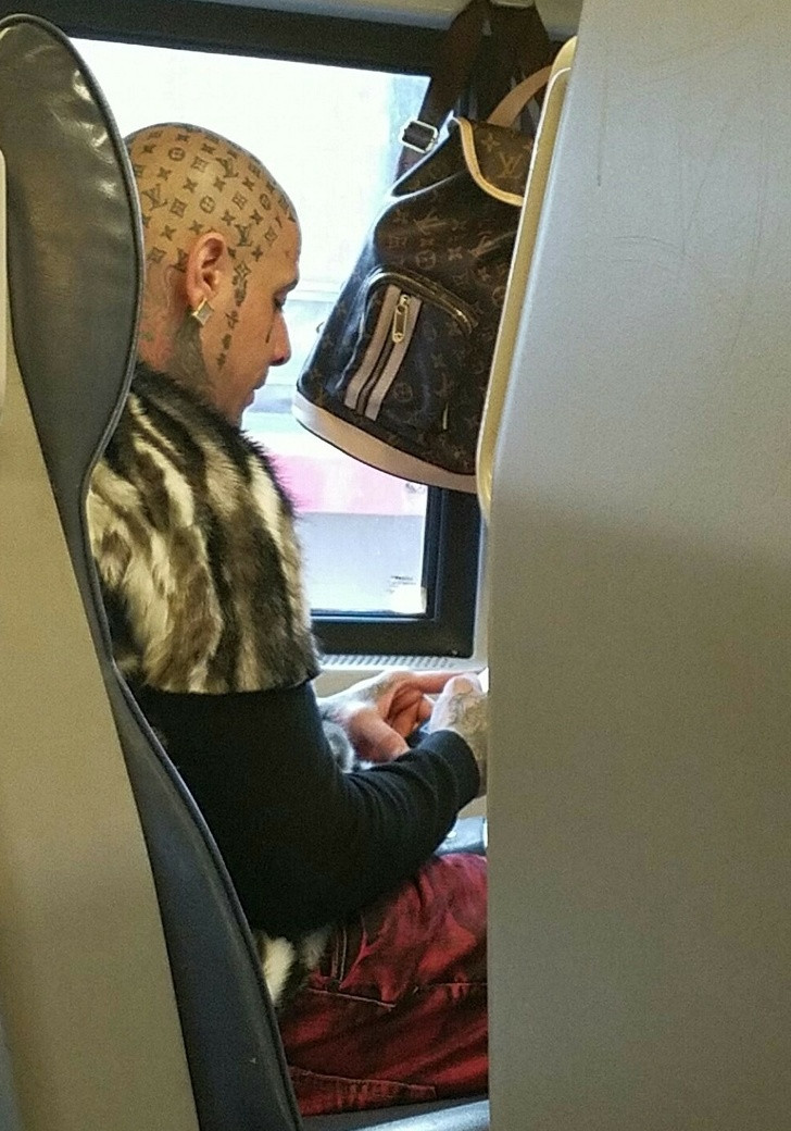 Bạn trở nên sang chảnh khi xăm cả logo của hãng túi LV lên đầu?