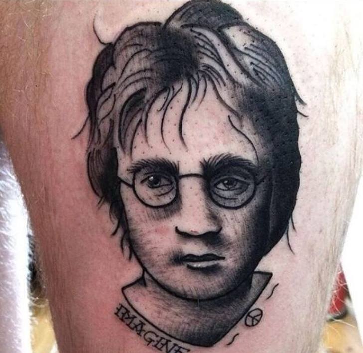 Khi bạn không biết bạn thích ai hơn, John Lennon hay Harry Potter.