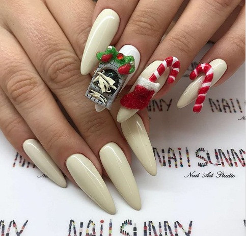 Mẫu móng dành cho dịp Noel.