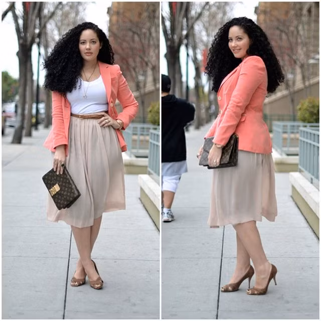 Các cô nàng mập nên chọn áo khoác dài dưới hông và váy dài ngang gối. Phần gấu áo được phủ qua hông giúp che những ngấn mỡ thừa ở bụng và hông. Trong khi đó, váy dài ngang gối giúp giấu đi cặp đùi quá khổ.