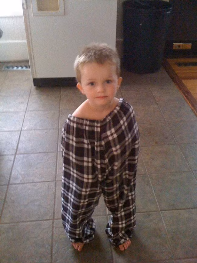 Chiếc quần chui của bé.