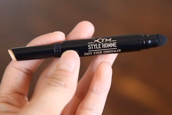 5. Bút che khuyết điểm dành cho nam XTM Style Homme for Men Easy Stick Concealer.