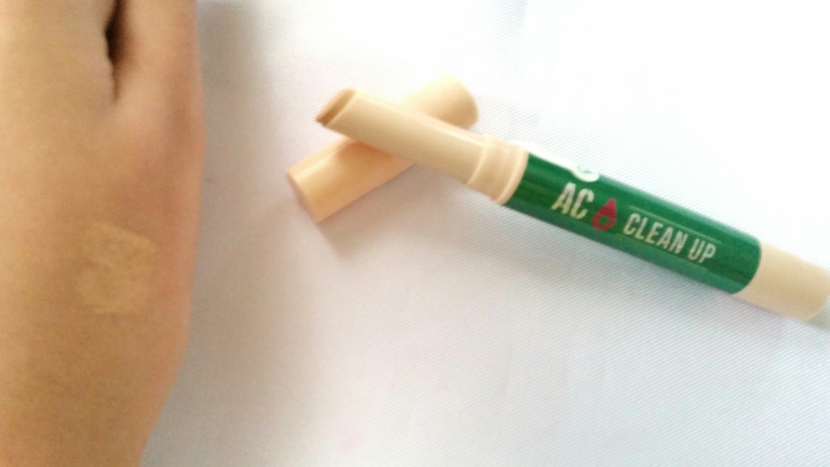 4. Che khuyết điểm dành cho da mụn AC Clean Up Mild Concealer của Etude House.