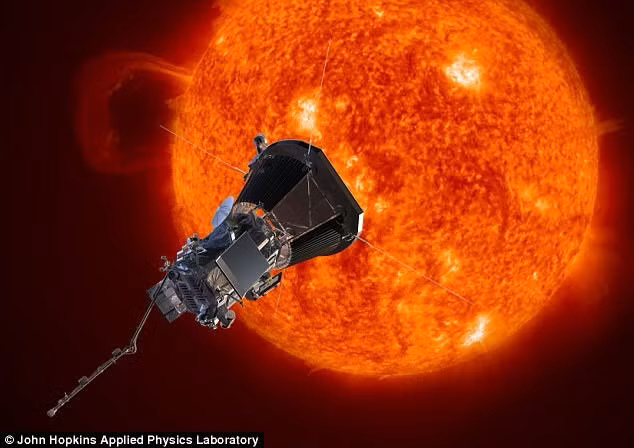 5. Kế hoạch khám phá nền văn minh ngoài Trái đất sẽ chính thức khởi động: Kế hoạch chạm vào Mặt trời, chinh phục sao Hỏa sẽ được khởi động vào năm 2018, do NASA, ESA và SpaceX của tỉ phú Elon Musk thực hiện. Chính xác hơn, vào tháng 7/2018, tàu thăm dò Parker Solar Probe sẽ được phóng vào vũ trụ, mang theo sứ mệnh tiếp cận Mặt trời ở khoảng cách gần nhất từ trước tới nay. Từ đó, chúng ta có thể dự đoán chính xác vũ trụ đang diễn biến thế nào, ảnh hưởng ra sao tới Trái đất, như bão Mặt trời chẳng hạn.