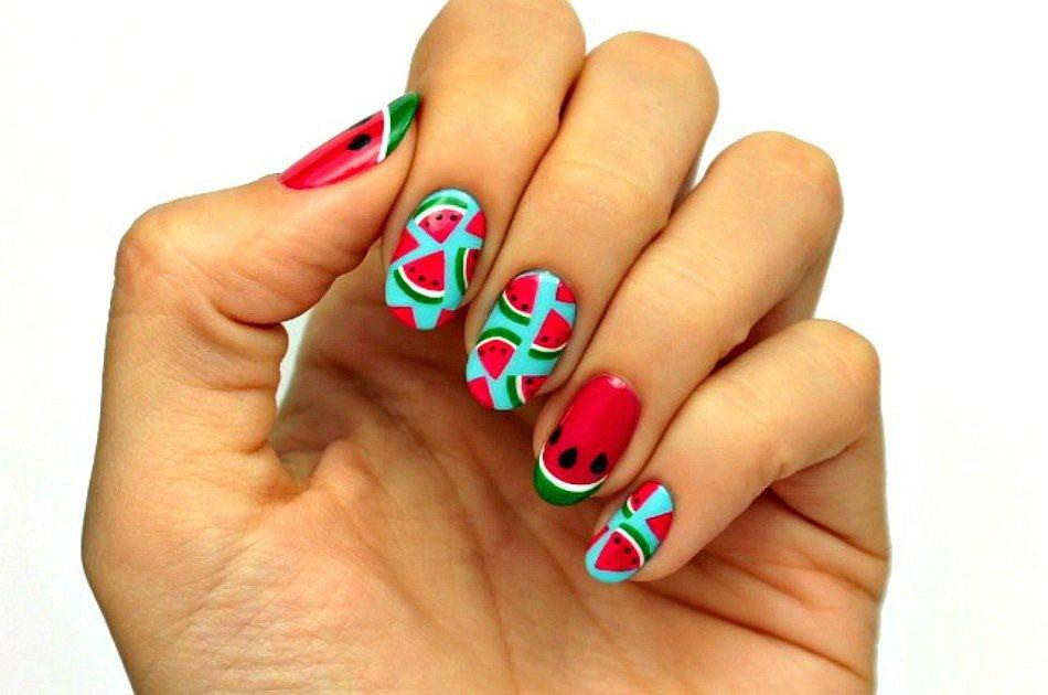 Hoặc chỉ cần trái dưa hấu thôi cũng đủ sinh động rồi.