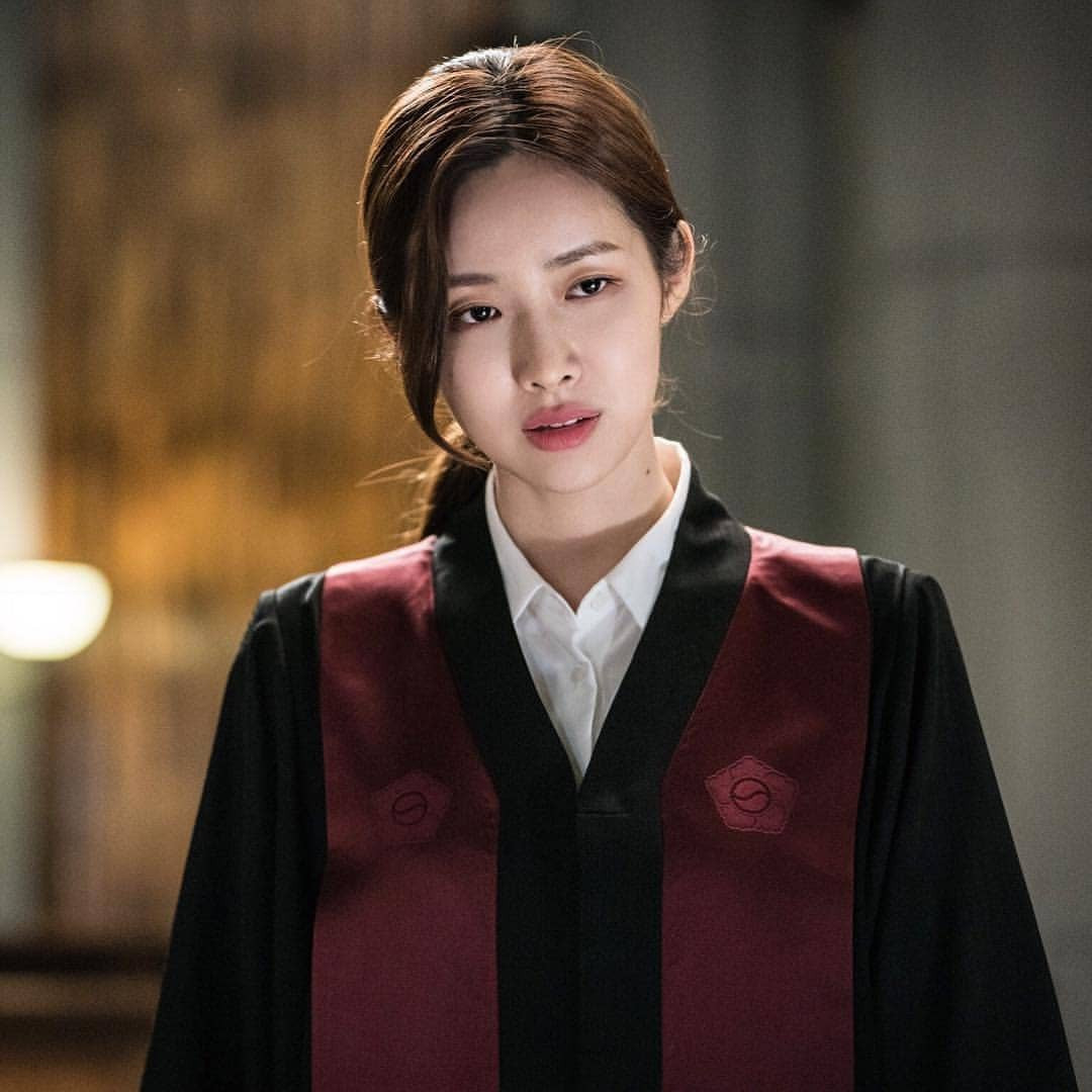 Trong phim Luật Sư Vô Pháp, nữ diễn viên Cha Jung Won lại thường dùng thỏi son YSL Tatouage Couture màu 16.