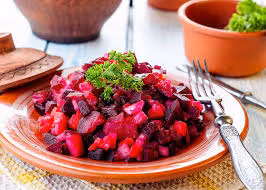 Vì vậy, để có một cơ thể khỏe mạnh và làn da đẹp, hãy uống một cốc nước ép củ cải đường hoặc cắt lát làm salad củ cải ăn thường xuyên. Ảnh: Boldsky.