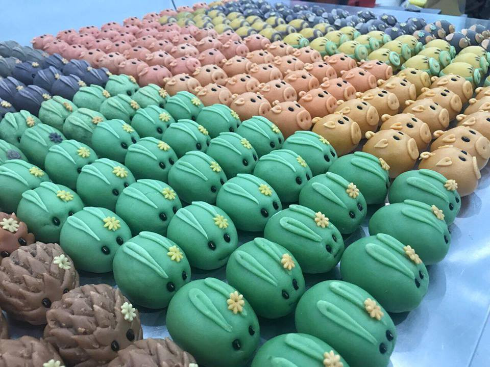 Những chiếc bánh xinh đẹp tới mức ngắm mãi không chán. Ảnh: Facebook, Internet.