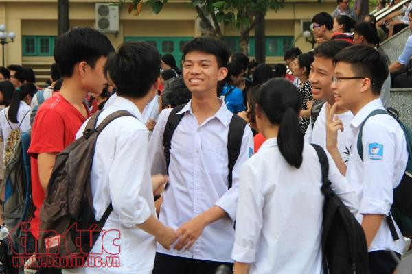 Các thí sinh chuẩn bị bước vào kỳ thi lớp THPT đầy khó khăn. Ảnh: L.S