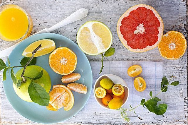Bổ sung trái cây họ cam quýt: Trái cây họ cam quýt có thuộc tính chống ôxy hóa và kháng viêm giúp chống lại các tổn thương do gốc tự do, tăng độ nhạy insulin của tế bào.