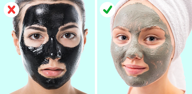 Mặt nạ than là sản phẩm làm đẹp nổi tiếng nhưng lại bị liệt vào danh sách đen của các bác sĩ da liễu. Các chuyên gia cho rằng những loại mặt nạ này không chỉ gây đau đớn mà còn làm hỏng cấu trúc da.