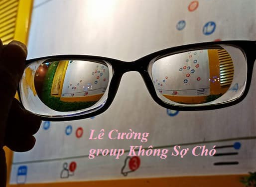 Chiếc kính cận 19 độ. Ảnh Lê Cường.