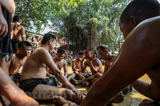 Các đội chơi phải bàn chiến thuật hợp lý để giành được chiến thắng sau mỗi hiệp đấu. (Ảnh: Minh Sơn/Vietnam+)