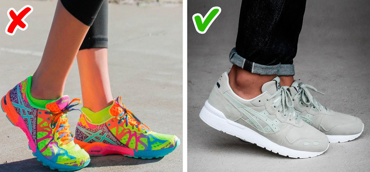 Kết hợp quá nhiều màu sắc: Một đôi giày sang chảnh sẽ dùng không quá hai màu. Màu sắc sặc sỡ chỉ khiến cho đôi giày của bạn trông nực cười và rẻ tiền mà thôi.