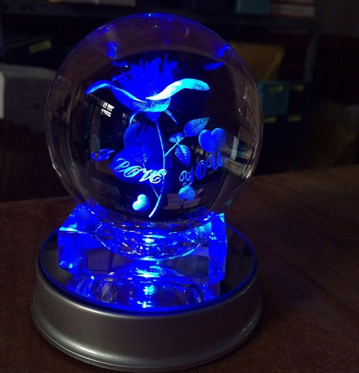 Có nhiều màu sắc bắt mắt để khách hàng để lựa chọn. (Ảnh: iquatructuyen)