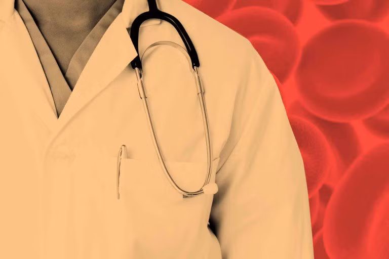 Nhức đầu: Nếu đầu bạn thường xuyên nhức mỏi thì hãy cẩn thận vì có thể bạn đang bị thiếu máu. Mới đầu sẽ là những cơn đau nhói ở một vùng, sau đó sẽ lan dần ra xung quanh đầu. Ảnh: RD.