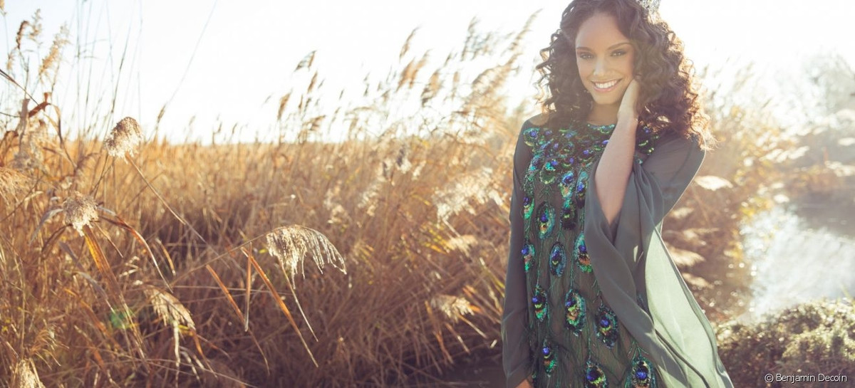 Nhờ gu thời trang đa dạng, bạn gái tin đồn của cầu thủ Mbappe thường xuyên được mời làm người mẫu cho các hãng thời trang danh tiếng.